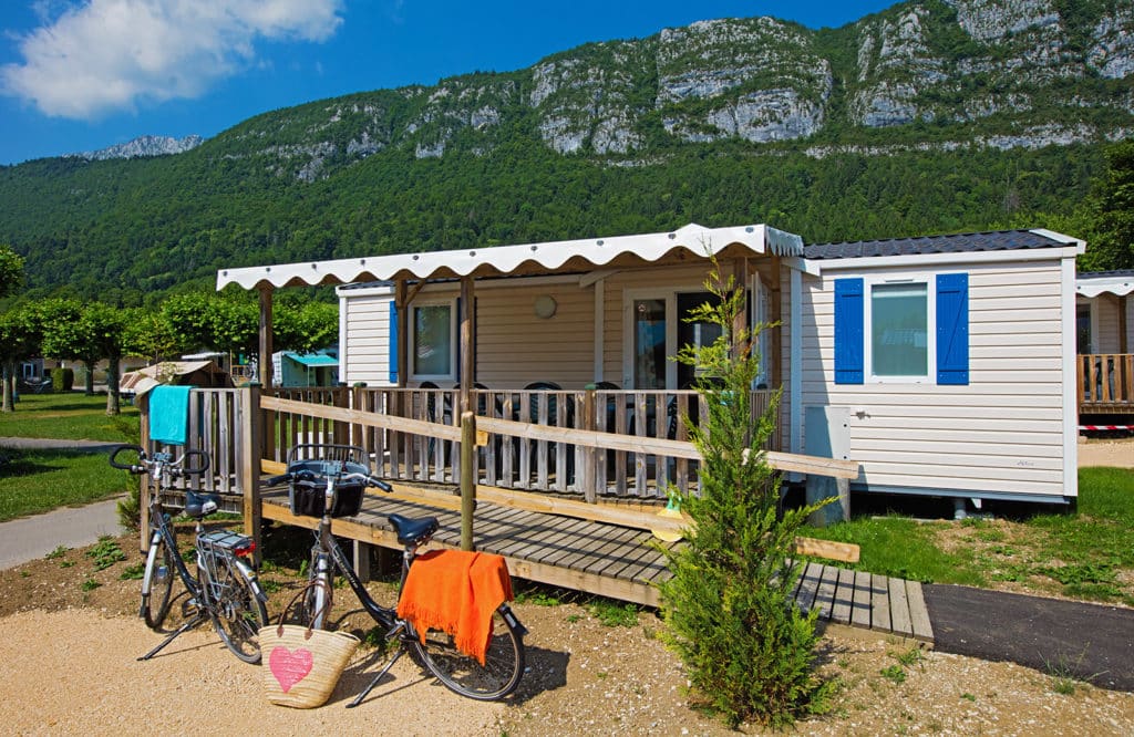 Cottage adapté PMR, vue extérieure, camping Annecy
