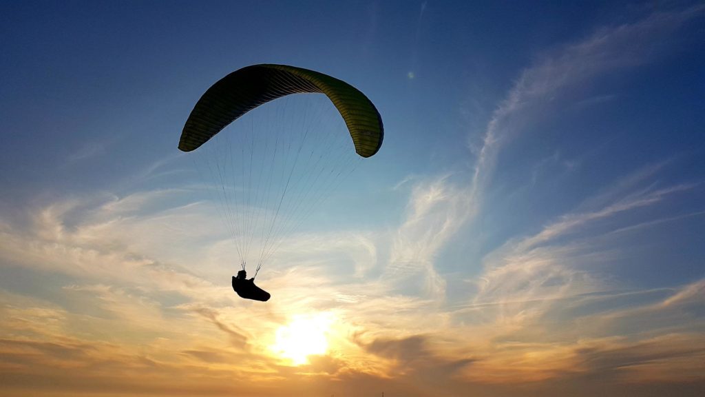 paraglider sunset annecy