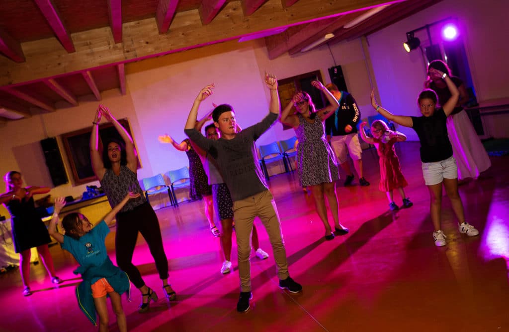 danse au camping l'Idéal à Annecy