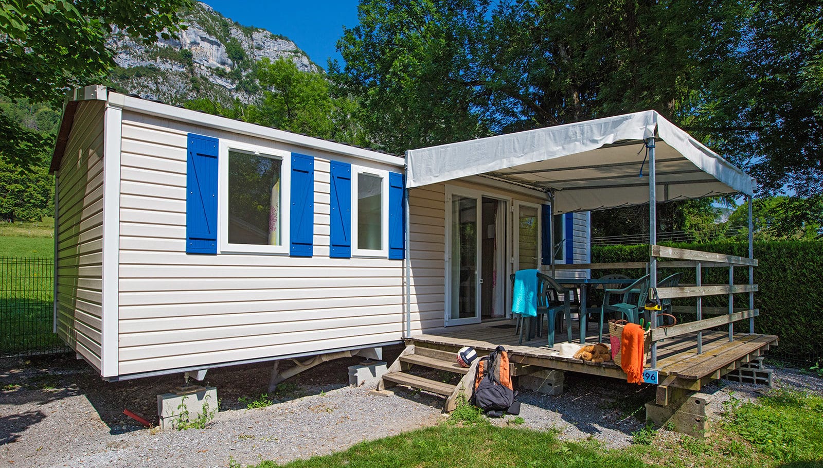 Cottage Tribu, vue extérieure, camping Annecy