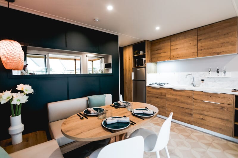 Intérieur spacieux, mobil-home Ohara, camping à Annecy l'Idéal